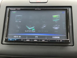 お気に入りの音楽やラジオを、高音質で楽しめます。多彩なソースに対応し、ドライブをさらに快適に彩ります。