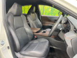 運転席シート廻りは使用感も少なく、良好な状態となっています。前オーナー様が丁寧に使っていたことがよくわかりますね。