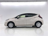 色は人気のクリアベージュメタリックです。
