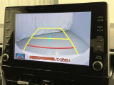 バックガイドモニターで、後方を確認しながら安心して駐車することができます。運転初心者も熟練者も必須の機能ですよ!