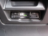 ETCももちろん搭載。いちいち料金所で停車する必要なんて当然ないです。スムーズにストレスなくドライブをお楽しみください。(※支払総額にセットアップ費用は含まれておりません。)