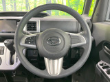 インテリアに合わせたデザインのステアリングは、運転される方のことも考え、運転しやすい形状、大きさです。是非一度、実際に触ってお確かめください。