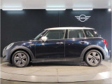 気密性の高いMINIは外観のかわいらしさとは裏腹に、外の雑音を遮り、高級感のある快適なドライブをお楽しみいただけます。