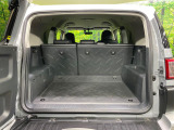 普段のお買い物や通勤、送迎等に十分な荷室スペースを確保しております。セカンドシートを倒すと、大きな荷物の積載も可能です♪