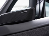MERIDIANオーディオはリアルなサウンドを実現。澄みきった高音から深みのある低音まで、すべての音とリズムを鮮やかに再生します。各シートの側には、ドアマウントスピーカーを配置しております。