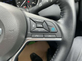 【プロパイロット】高速道でアクセル・ブレーキ・ハンドルをアシスト。運転の負担を軽減します。