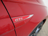 サイド部分にはGTIエンブレムがついており特別感があります☆
