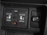 ◆両側電動スライドドア◆狭い駐車場でも乗り降りが楽々♪お子様が隣の車にドアを当ててしまう心配もございません!小さなお子様連れの方もこれで安心。
