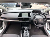 シンプルながら機能性溢れる運転席廻りです。視界性もよく、運転しやすいですよ。