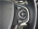 ◆アダプティブクルーズコントロール◆予め設定した車速内でクルマが自動的に加減速。前走車との適切な車間距離を維持しながら追従走行します。【LKAS】車線維持支援システムでステアリング操作を支援。