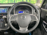【純正革巻きステアリング】上質な革を使用することで、手にしっかり馴染みとても運転しやすいハンドルです♪