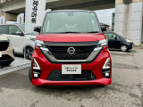ハイウェイスターは、エアロパーツを使用し迫力のあるエクステリアデザインが特徴!専用デザインのフロントグリル、フロント・リヤエアロバンパー、サイドシルプロテクターなどが装着されています。