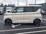 当店は照明・屋根付きスペースございますので雨天時も安心して現車確認が可能です。