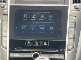 オートエアコンで温度調整も楽チン!四季を問わず快適に運転することが出来ます。