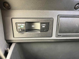 グローブボックス内にETCのスロットルがあります