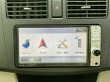 快適なドライブをサポートするナビゲーションシステムと、充実したオーディオ機能で車内でのエンターテイメントも楽しめます。