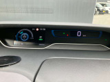 メーター内のディスプレイには運転をサポートするさまざまな情報を表示。