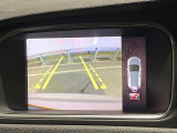 【パークアシスト・カメラ】駐車時に後方がリアルタイム映像で確認できます。大型商業施設や立体駐車場での駐車時や、夜間のバック時に大活躍!運転スキルに関わらず、今や必須となった装備のひとつです!