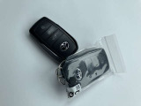 インテリジェントキー付車、バックからキーを取り出す事無く ロックの開閉、エンジンの始動が可能 とても便利です