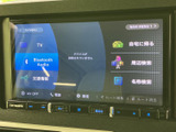 使いやすいナビ・オーディオシステムは、快適なドライブをサポート。Bluetooth接続で、音楽や通話も楽しめます。操作も簡単で、すぐに使いこなせます。