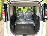 普段のお買い物や通勤、送迎等に十分な荷室スペースを確保しております。セカンドシートを倒すと、大きな荷物の積載も可能です♪