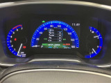 とっても見やすいメーターです。夜間時はラグジュアリーな気分にさせてくれる照明が魅力ですので、夜のドライブも楽しみになりますよ♪