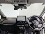 見通しのよいすっきりとした視界で、誰でも運転しやすいです。運転のしやすさは疲れにくさにも繋がりますよ♪