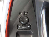 ドアミラーは電動格納式です。
