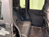 後席も余裕の広さ!ゆったりくつろげます!!