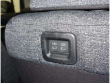 セカンドシートの方が使えます充電USBポートになります♪