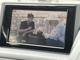 停車中には、地上デジタル放送を視聴可能です。待ち時間や休憩時間に、ニュースや番組を楽しめます。快適な車内時間を過ごせます。