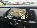 バックカメラも付いています! 運転が不慣れな方でも安心して駐車が可能です!