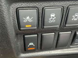 【エマージェンシーブレーキ】前方車両や歩行者との衝突を回避する目的とし、安全運転をサポートしてくれます。