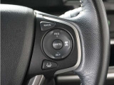 ◆アダプティブクルーズコントロール◆予め設定した車速内でクルマが自動的に加減速。前走車との適切な車間距離を維持しながら追従走行します。【LKAS】車線維持支援システムでステアリング操作を支援。