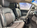 運転席も広々としており運転しやすい環境を実現しています☆