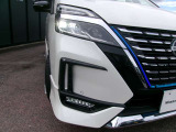 LEDヘッドライト・ハロゲンフォグランプ装備で、夜道も明るくサポートしてくれます。