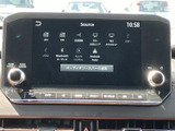 多様なソースに対応し、高音質なサウンドを楽しめます。お気に入りの音楽を車内で快適に堪能し、ドライブをさらに充実させましょう。