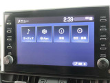 ディスプレイオーディオを装備。スマホとクルマをつなぐことで、これまでのナビに加えて、いろんなサービスが楽しめます。