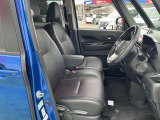 適度なホールド感と快適な座り心地の運転席シートまわり!