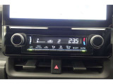 ★エアコンはオートタイプが装着済みです!オートモードにしておけば、車内温度を設定するだけで風の料や吹き出し口の切り替えを機械が行ってくれます!一年中快適な環境を作れますよ♪