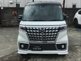 スタイリッシュなフロントマスク!