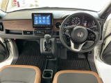 【前方視界】開放的な前方視界!運転がしやすく疲れにくいです♪窓が大きく、見通しがとっても良いおクルマですよ♪