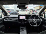 インパネ全体の写真で見た目もわかりやすく、使いやすいお車です。