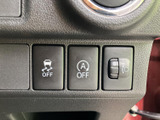 視認性の高いメーターパネルは、運転に必要な情報を的確に伝えます。運転に集中できる、シンプルで分かりやすいデザインです。