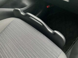 助手席には荷物落下防止用のシートストッパー付いてます★