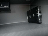 ETC。高速道路を利用する際、ノンストップで料金所を通過できます。別途セットアップ料金がかかります。