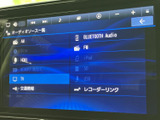 様々な音源に対応し、高音質なサウンドを楽しめます。お好みの音楽で、快適なカーライフをお過ごしください。