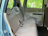 3列目シートは、いざという時に便利なスペース。コンパクトな車体ながら、多人数乗車も可能です。様々な用途に対応できるのが魅力です。
