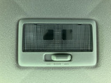 狭い場所での駐車も安心なバックモニター。後方の状況をクリアに映し出し、安全な駐車をサポートします。