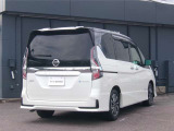 ロー&ワイドなプロポーションで安定感を感じさせるリヤデザイン。